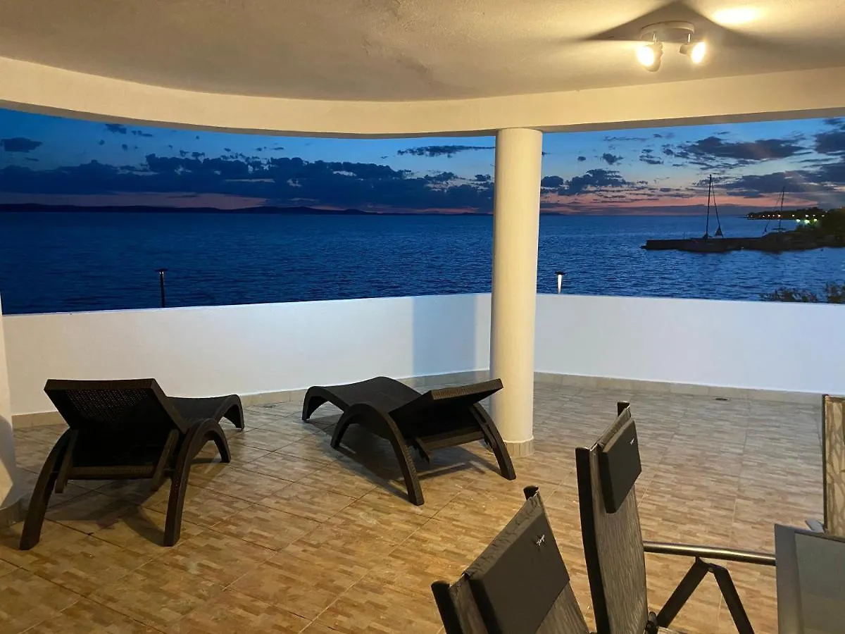 Villa Magia Sul Mare 佩特坎内