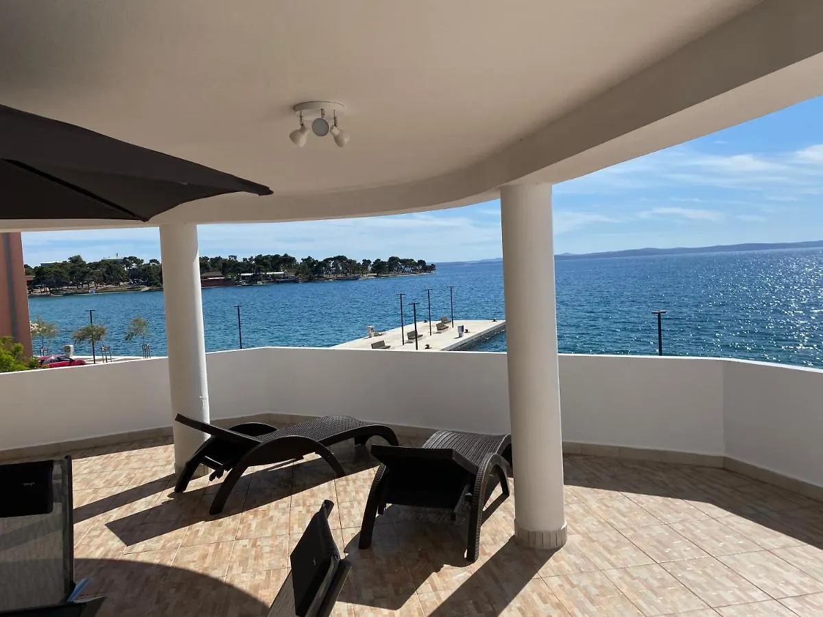 Villa Magia Sul Mare 佩特坎内