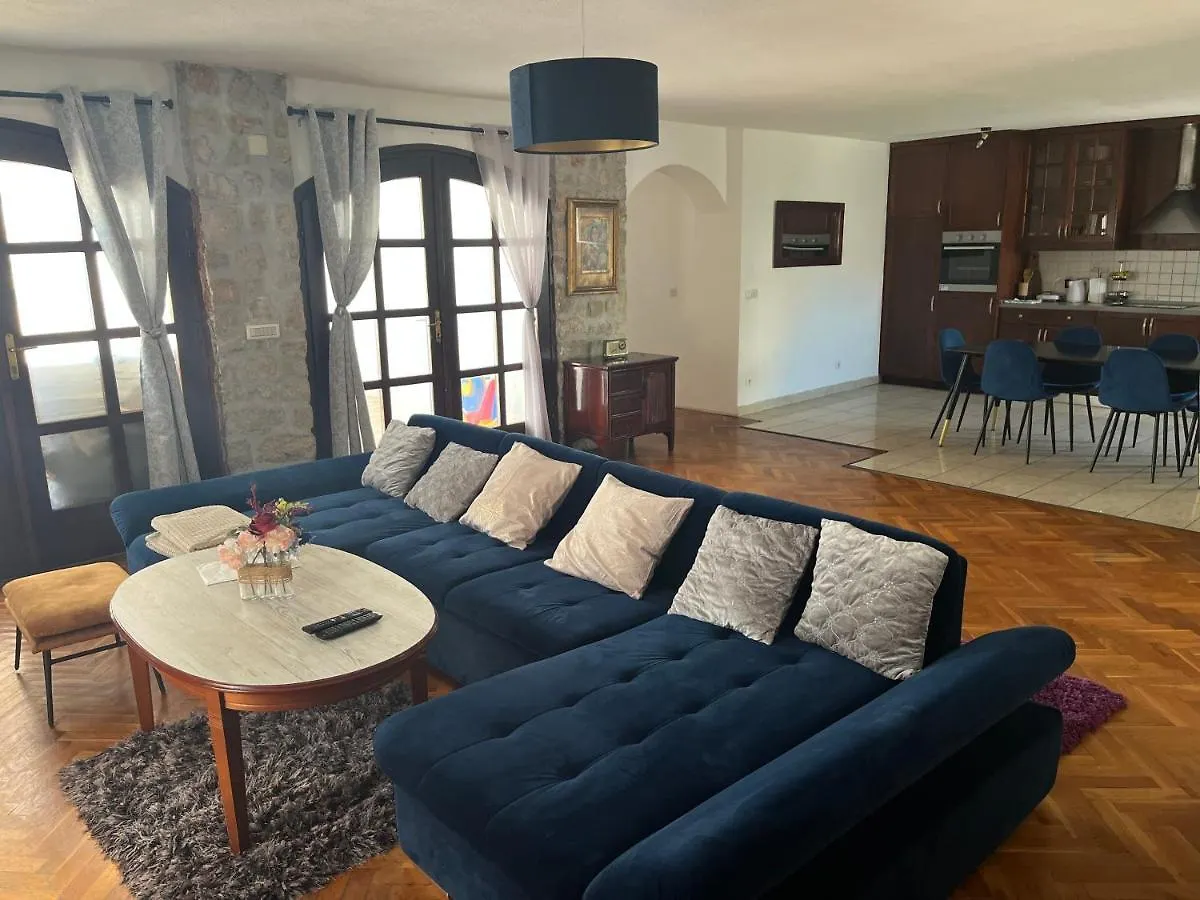 Villa Magia Sul Mare 佩特坎内